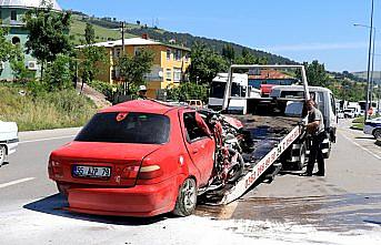 Sınava giden üniversiteliler kaza yaptı: 2 yaralı
