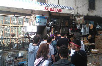 Tarihi Demirciler Çarşısı tatilcilerin gözdesi oldu