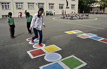 Tarihi ilçede geleneksel sokak oyunları yaşatılıyor