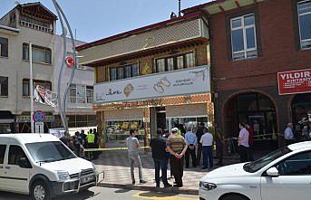 Tokat'ta silah ve sahte dinamitle kuyumcu soygunu