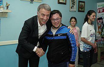 Trabzonspor Kulübü Başkanı Ağaoğlu, engelli çocuklarla buluştu