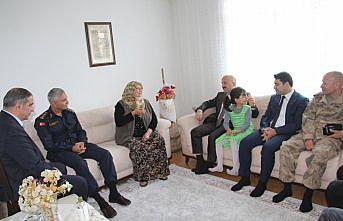 Vali Varol’dan şehit ailesine ziyaret