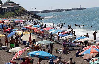 Akçakoca sahilleri hareketlendi