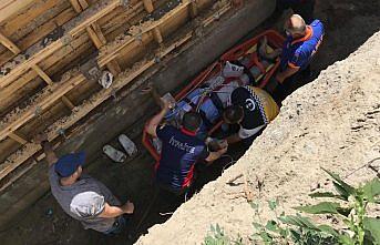 Amasya'da inşaat alanındaki çukura düşen kişi kurtarıldı