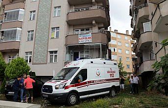 Düzce'de 5. kattan düşen kadın ağır yaralandı