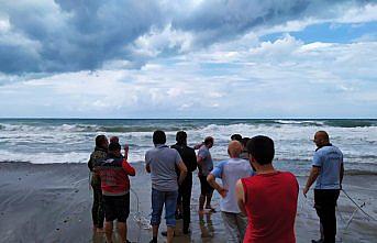 Giresun'da denize giren 2 kişiden biri kayboldu