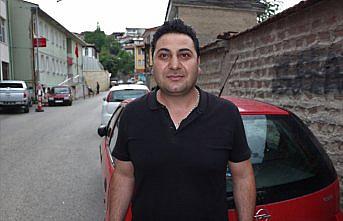 Her dolu uyarısında araçlarının üzerini kapatıyorlar