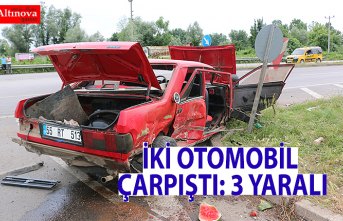İKİ OTOMOBİL ÇARPIŞTI: 3 YARALI