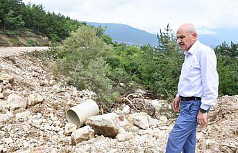 Karabük'teki sağanak köy yollarına zarar verdi