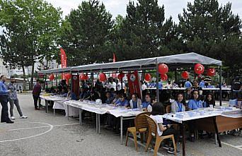 Kastamonu'da ortaokul öğrencileri imza günü düzenledi