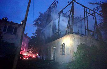Ordu'da 200 yıllık tarihi konak yandı