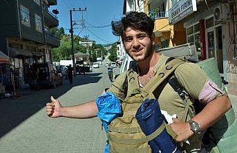 Otostopla Türkiye turu yapıyor
