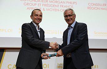 Schneider Electric İnsan Kaynakları Başkanı Olivier Blum'a ödül