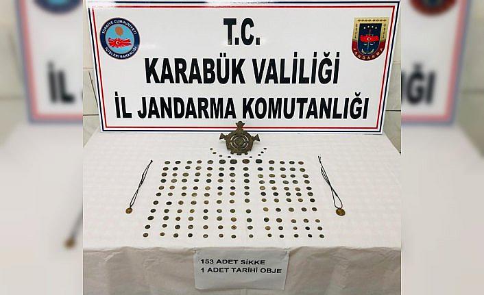 Sikkeden yapılan kolye, tarihi eser kaçakçılarını yakalattı