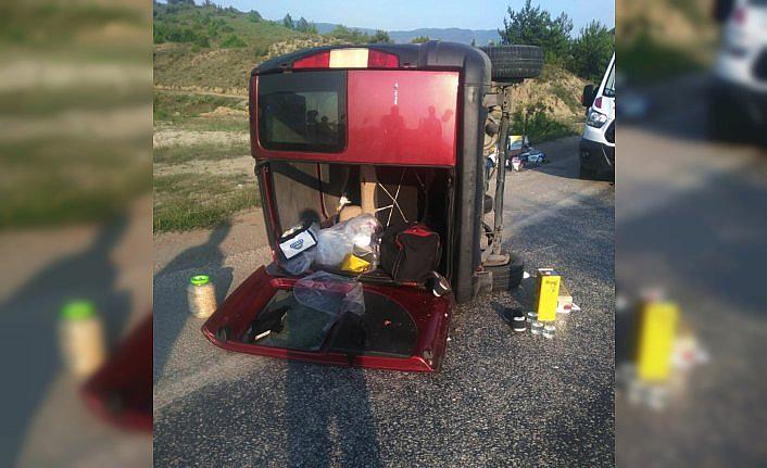 Sinop'ta otomobil devrildi: 1 ölü, 5 yaralı