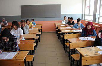 Suluova'da 559 öğrenci LGS'de ter döktü