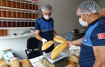 Zabıta ekipleri ekmek gramaj denetimi yaptı