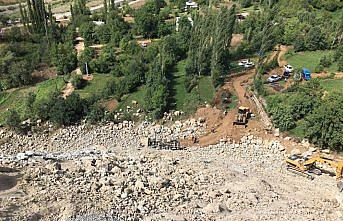 Artvin'de kamyon uçuruma yuvarlandı: 1 ölü