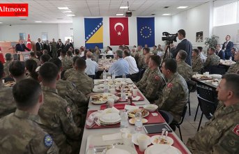 Cumhurbaşkanı Erdoğan Butmir'deki Türk askerlerini ziyaret etti