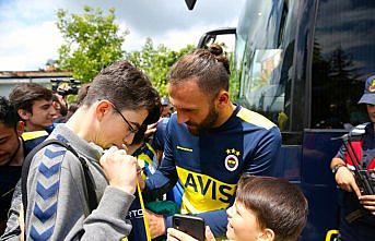Fenerbahçeli futbolcular cuma namazını kıldı