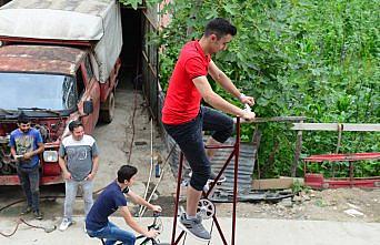 Giresun'da 4 metrelik bisiklet görenleri şaşırtıyor