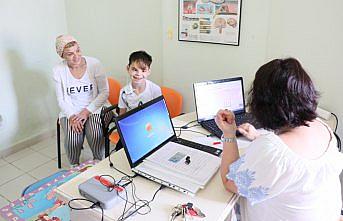 İşitme cihazına kavuşan Emircan'ın duyma mutluluğu