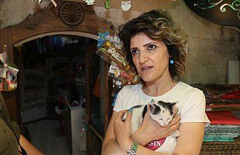 Kapı kapı dolaşıp hayvan sevgisini anlatacak