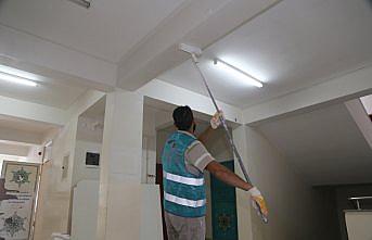 Kastamonu'da yükümlüler okulların tadilatında görev alıyor