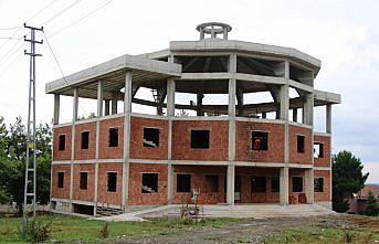 Kaymakam ve Belediye Başkanından cemevi inşaatında inceleme