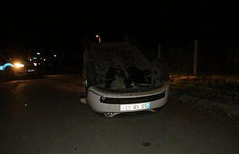 Köpeğe çarpmamak isterken otomobil devrildi: 3 yaralı