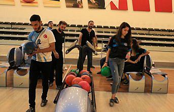 Köyde kurdukları takımla bowling şampiyonu oldular