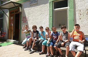 Kur'an kursuna katılan çocuklar dondurma ikramı
