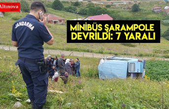 Minibüs şarampole devrildi: 7 yaralı