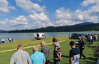Serinlemek için girdiği baraj gölünde boğuldu