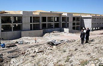 Vali Pehlivan, Göçmen Geri Gönderme Merkezinde incelemede bulundu