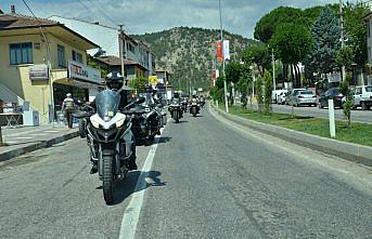 Almanya'dan Çin'e motosikletle gidiyorlar