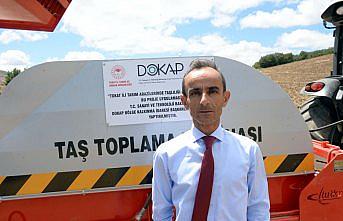 Artova'da taş toplama makinesi hizmete girdi