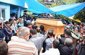 Baraja devrilen araçta ölen 4 kişinin cenazeleri defnedildi