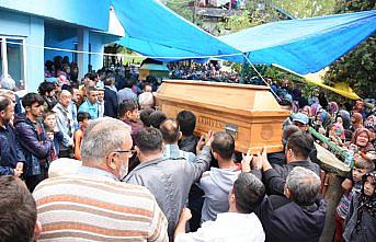 Baraja devrilen araçta ölen 4 kişinin cenazeleri defnedildi