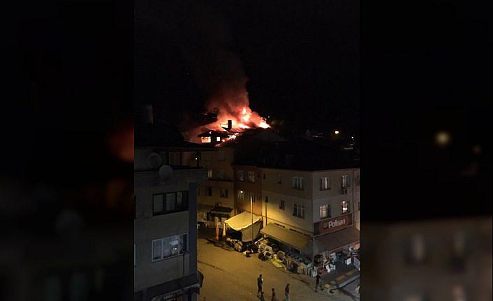 Bartın'da çatı yangını