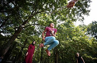 Çocuklar fındık değil bilgi topluyor