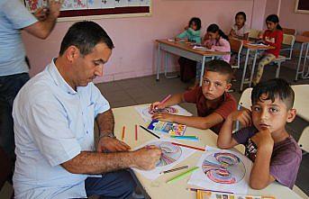 Ebeveynler tarlaya, çocuklar okula gidiyor