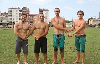 Gezdikleri ülkelerin kültürlerini araştırıyorlar