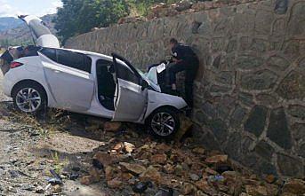 Gümüşhane'de otomobil ile minibüs çarpıştı: 3 yaralı