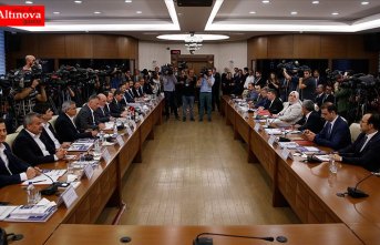 Hükümet, memur ve memur emeklisine yeni zam teklifinde bulundu