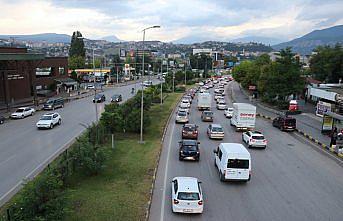 Karadeniz'den dönen tatilciler Karabük'te yoğunluk oluşturdu