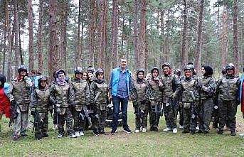 Milli Eğitim Bakanı Selçuk gençlik kampında öğrencilerle buluştu