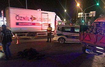 Tırın çarptığı yaya yaşamını yitirdi