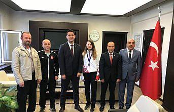 Başarılı tekvandocu Şakar'dan Kaymakam Şenay'a ziyaret