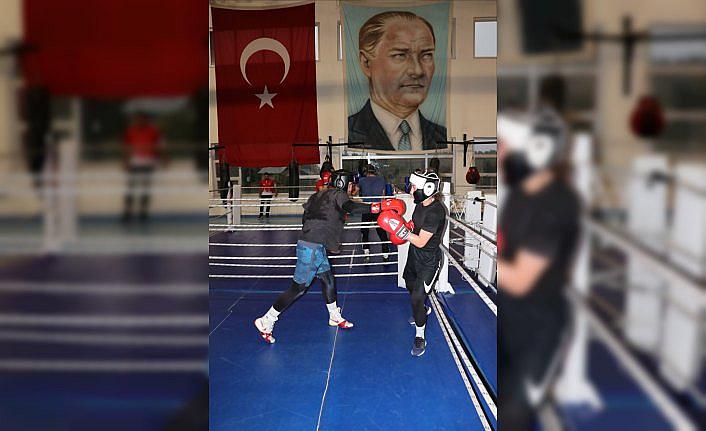 Kadın milli boksörlerin Kastamonu kampı sona erdi
